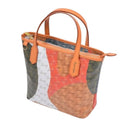 男女的購物袋復活高爾夫