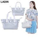 男士和女人的購物袋