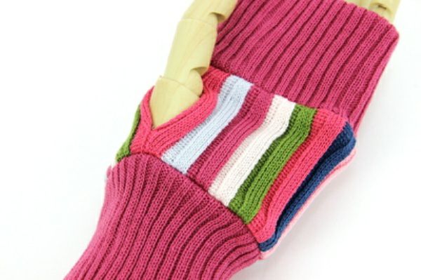 Knitting in/hand warmer